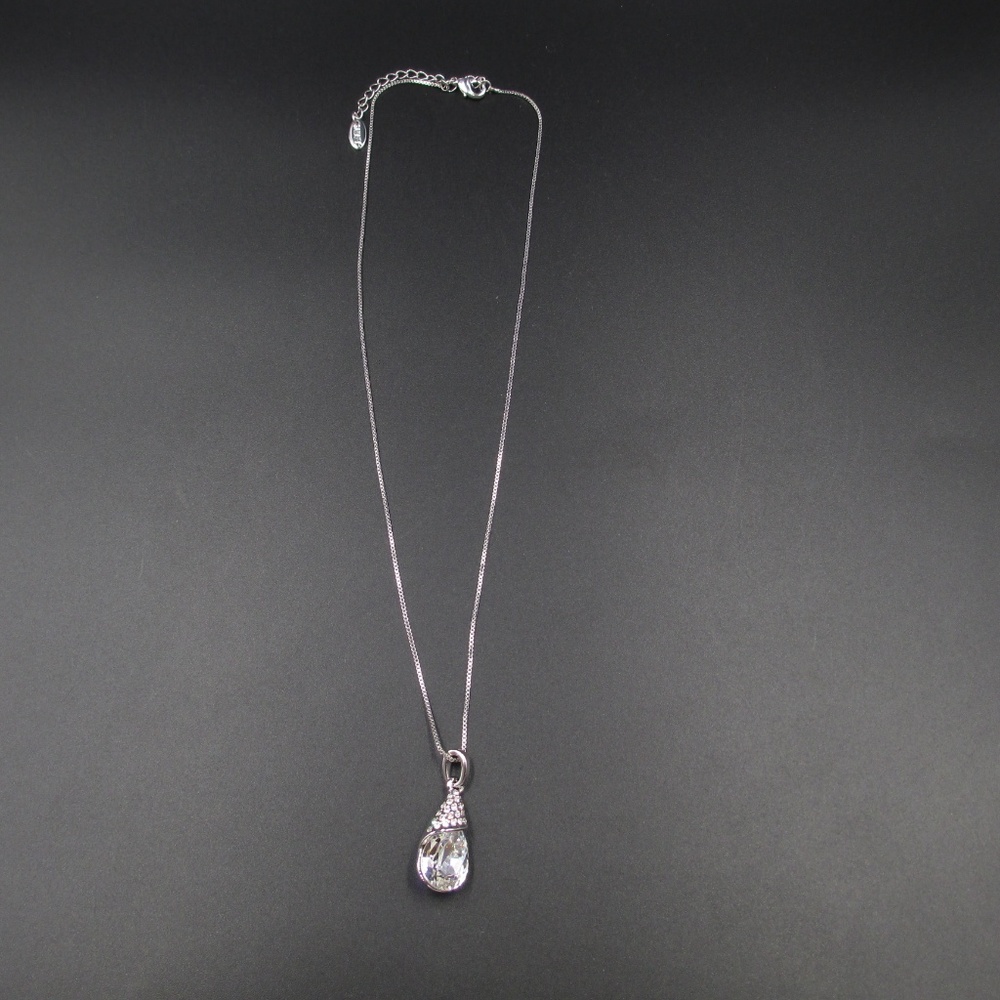 Vintage 17" Silver Tone Stunning Crystal Neckace - Picture 2 of 6